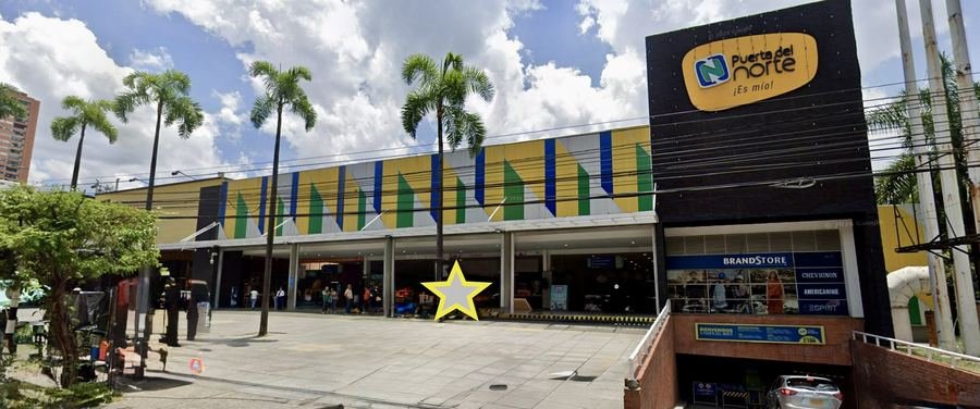 Fachada del Centro Comercial Puerta del Norte, Bello