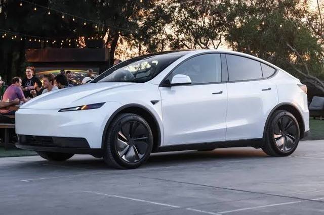 Tesla Model Y principal