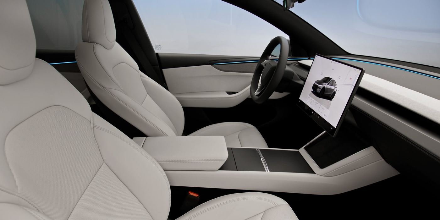 Tesla Model Y — cabina