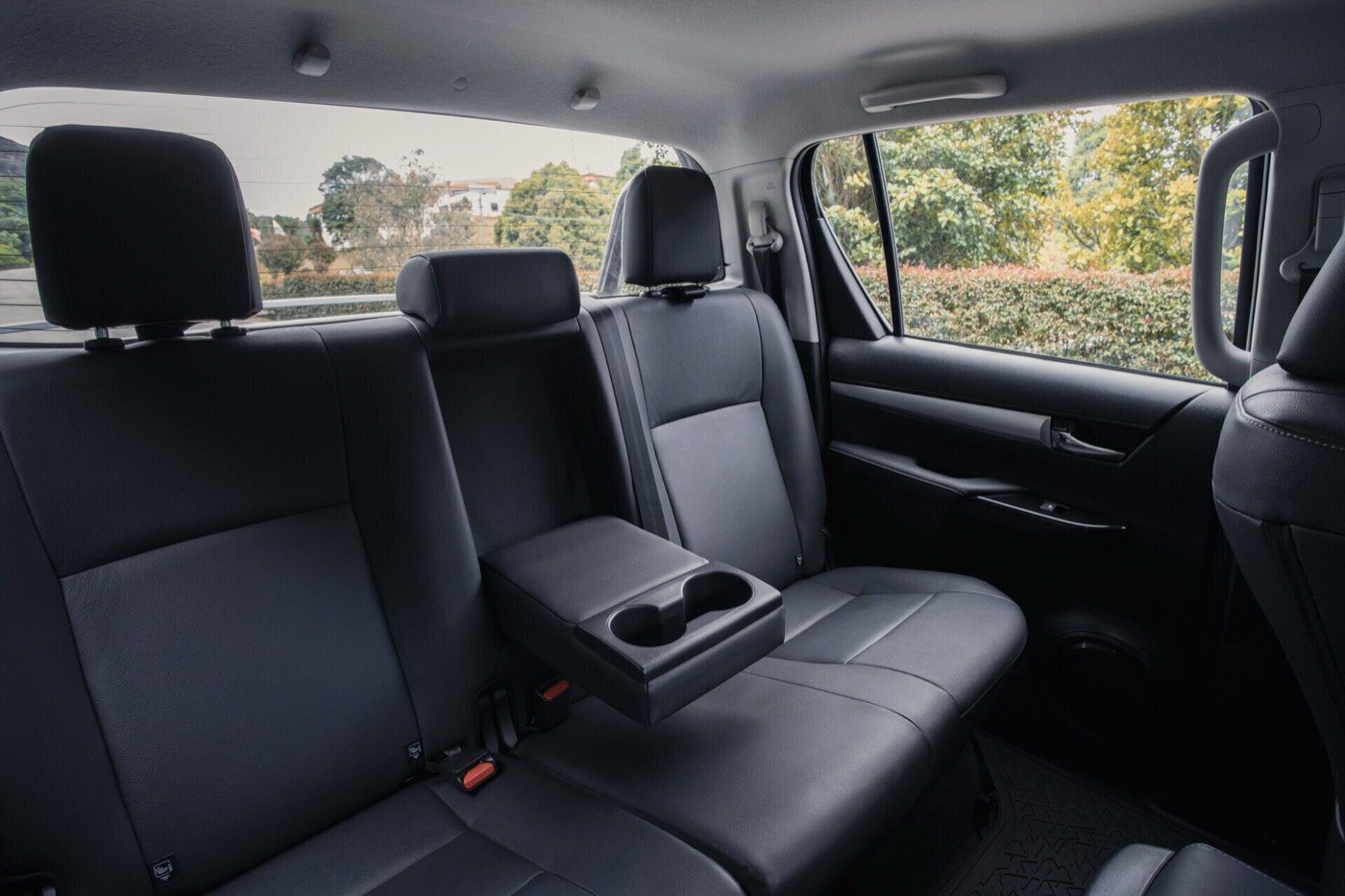 Toyota Hilux — interior11