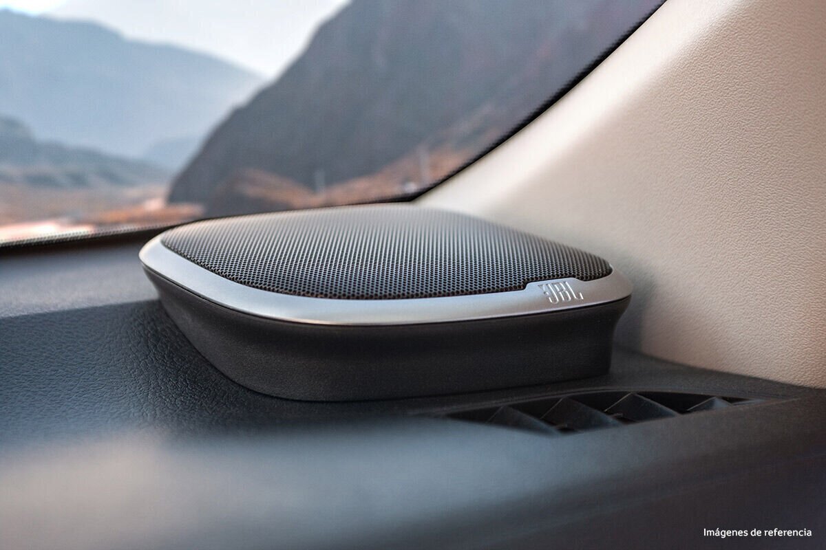Toyota Hilux — interior12