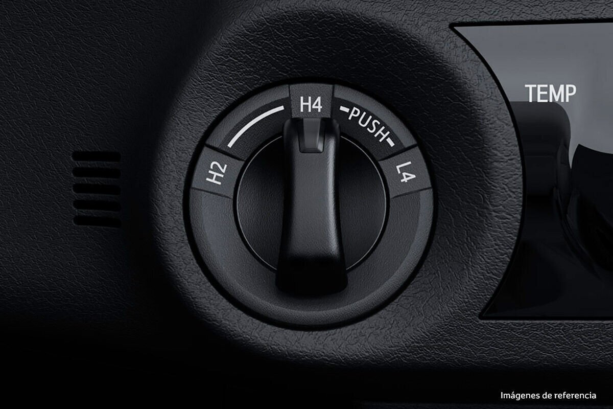 Toyota Hilux — interior15