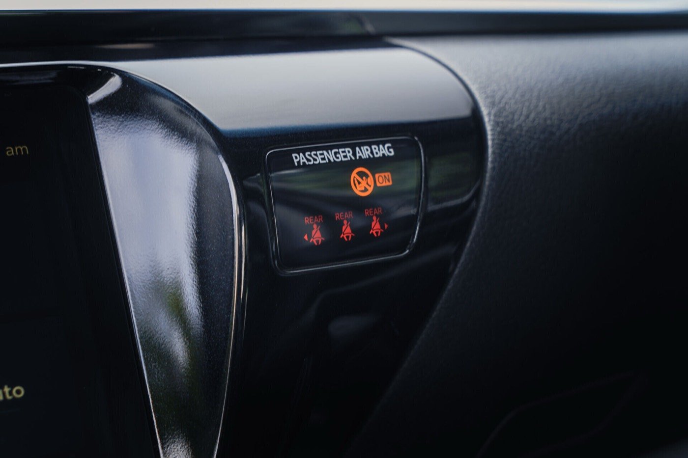 Toyota Hilux — interior4