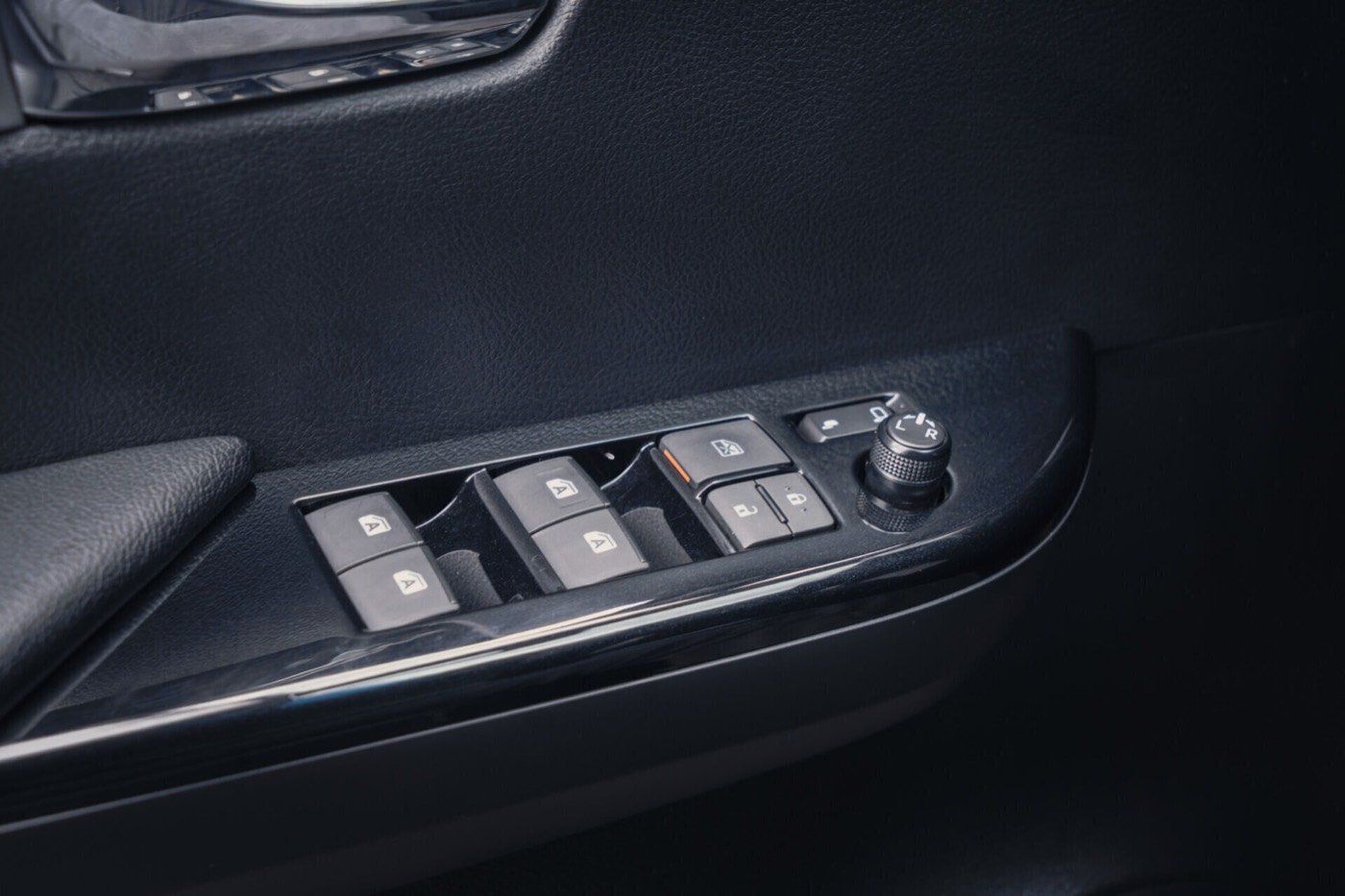Toyota Hilux — interior5