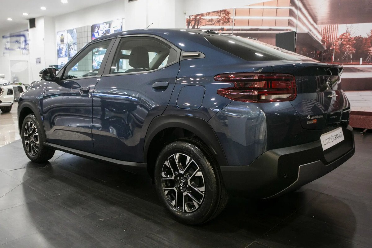 Citroën Basalt — trasera tres cuartos