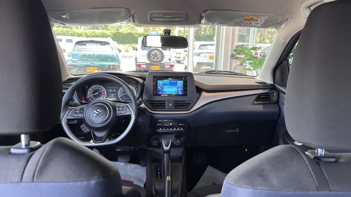 Suzuki Baleno Cross — interior