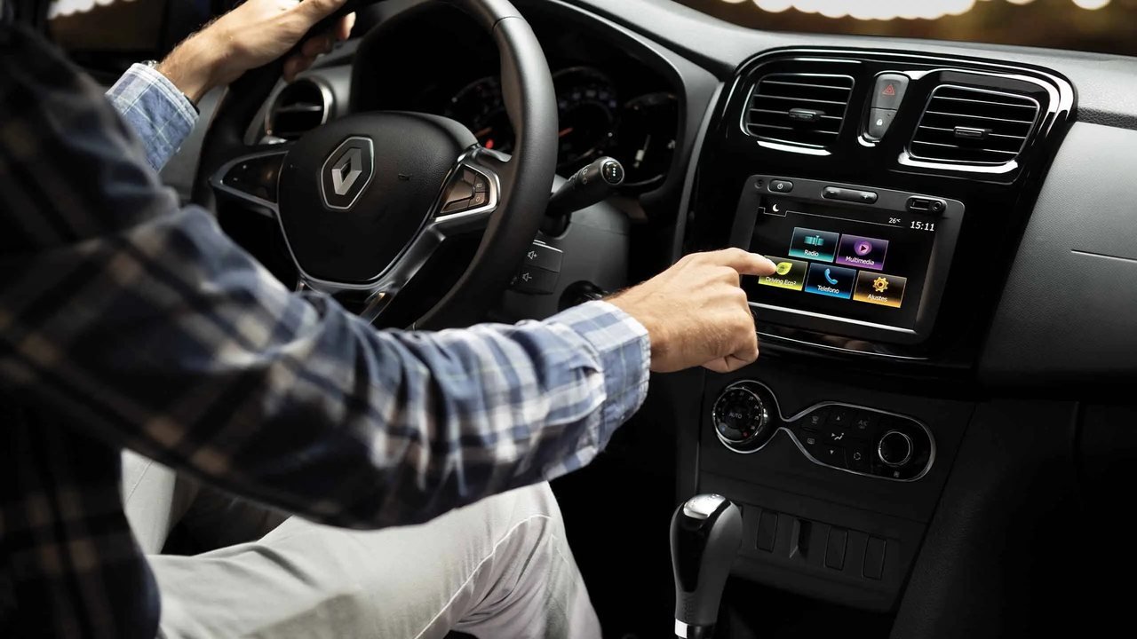 Renault Logan — interior 3