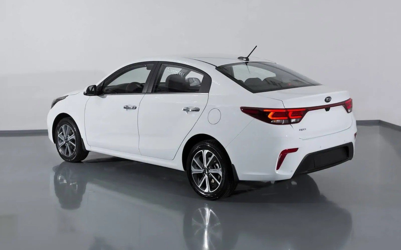 Kia Rio — vista trasera