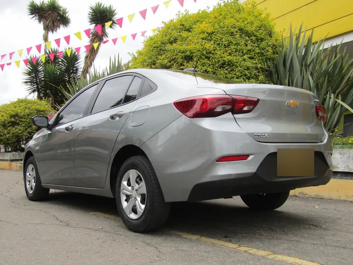Chevrolet Onix — trasera tres cuartos