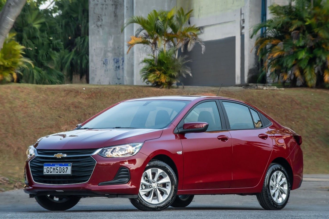 Chevrolet Onix rojo