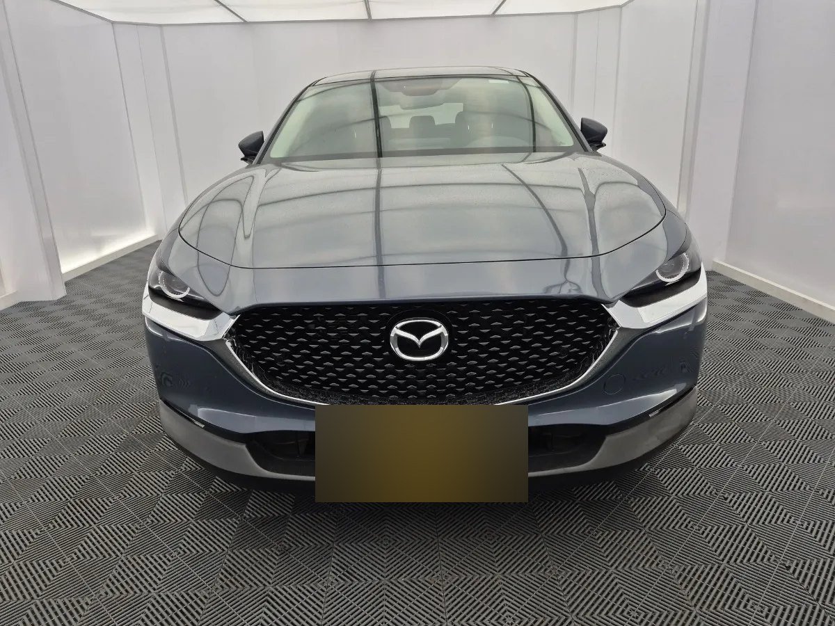 Mazda CX-30 — frontal