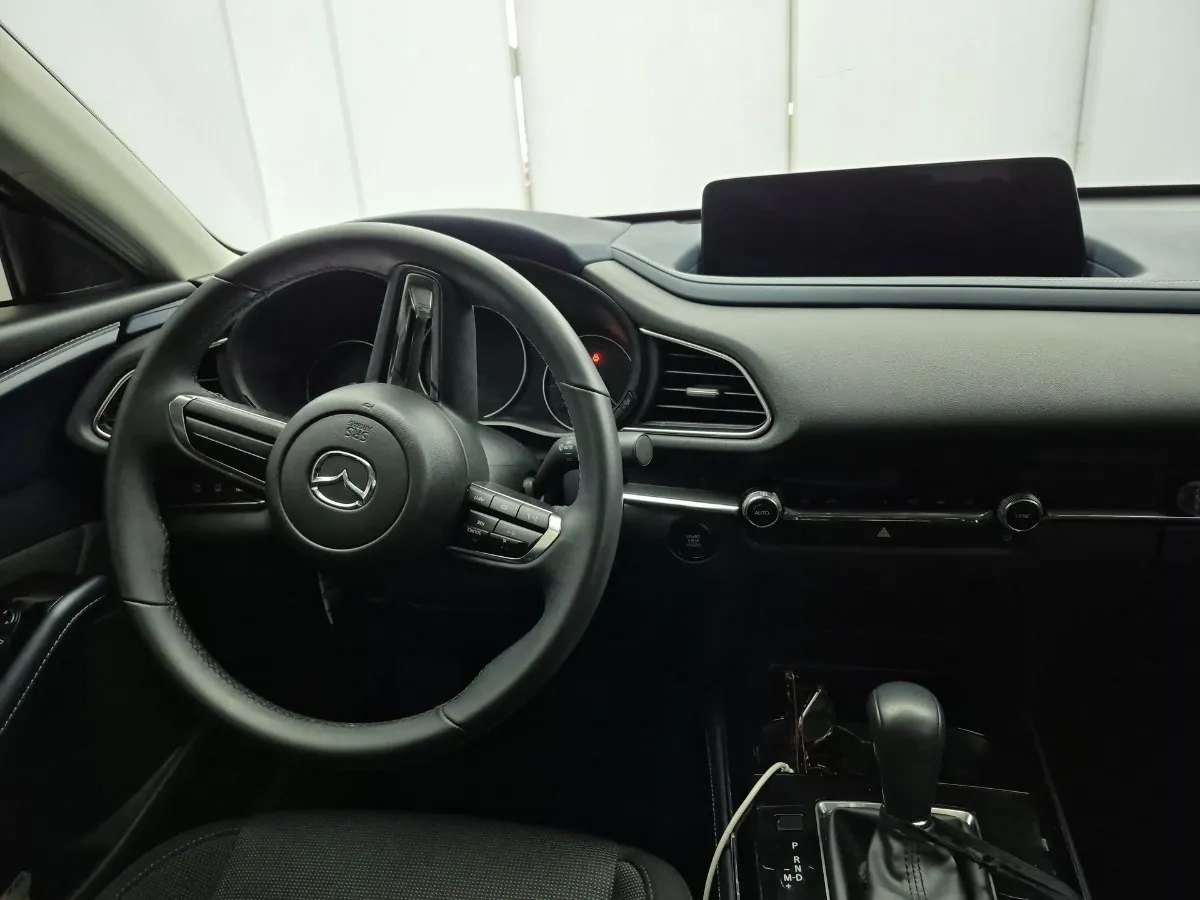 Mazda CX-30 — tablero