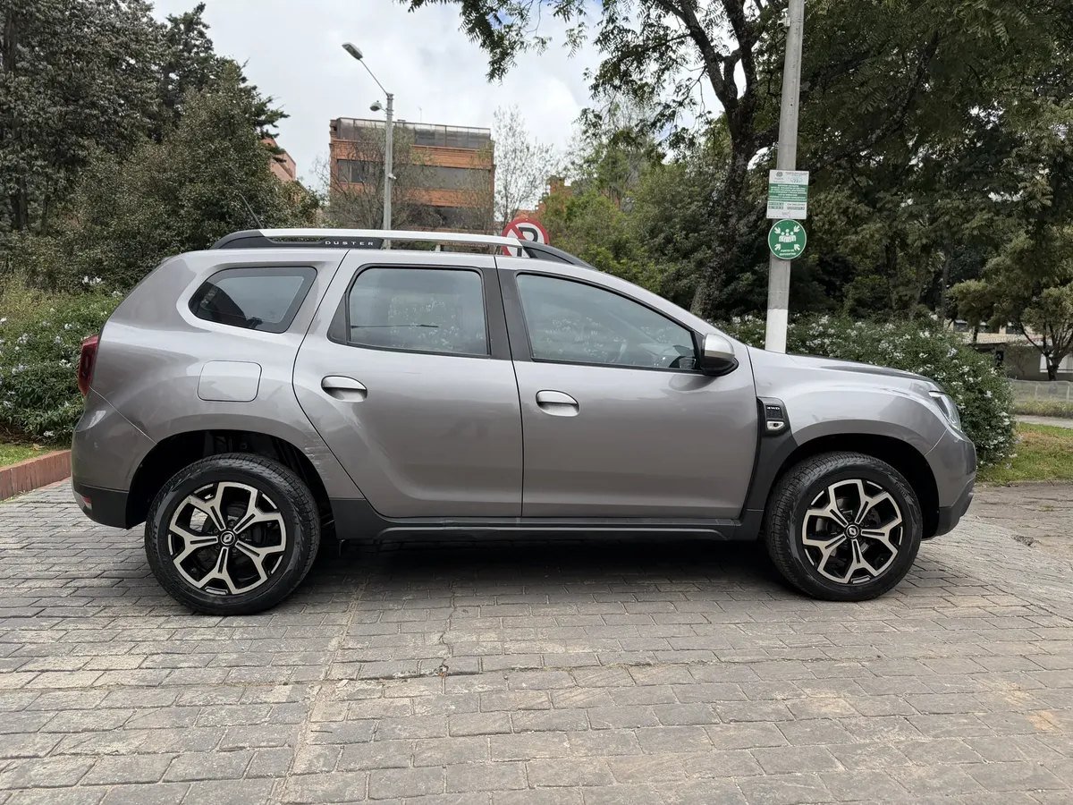 Renault Duster — lateral