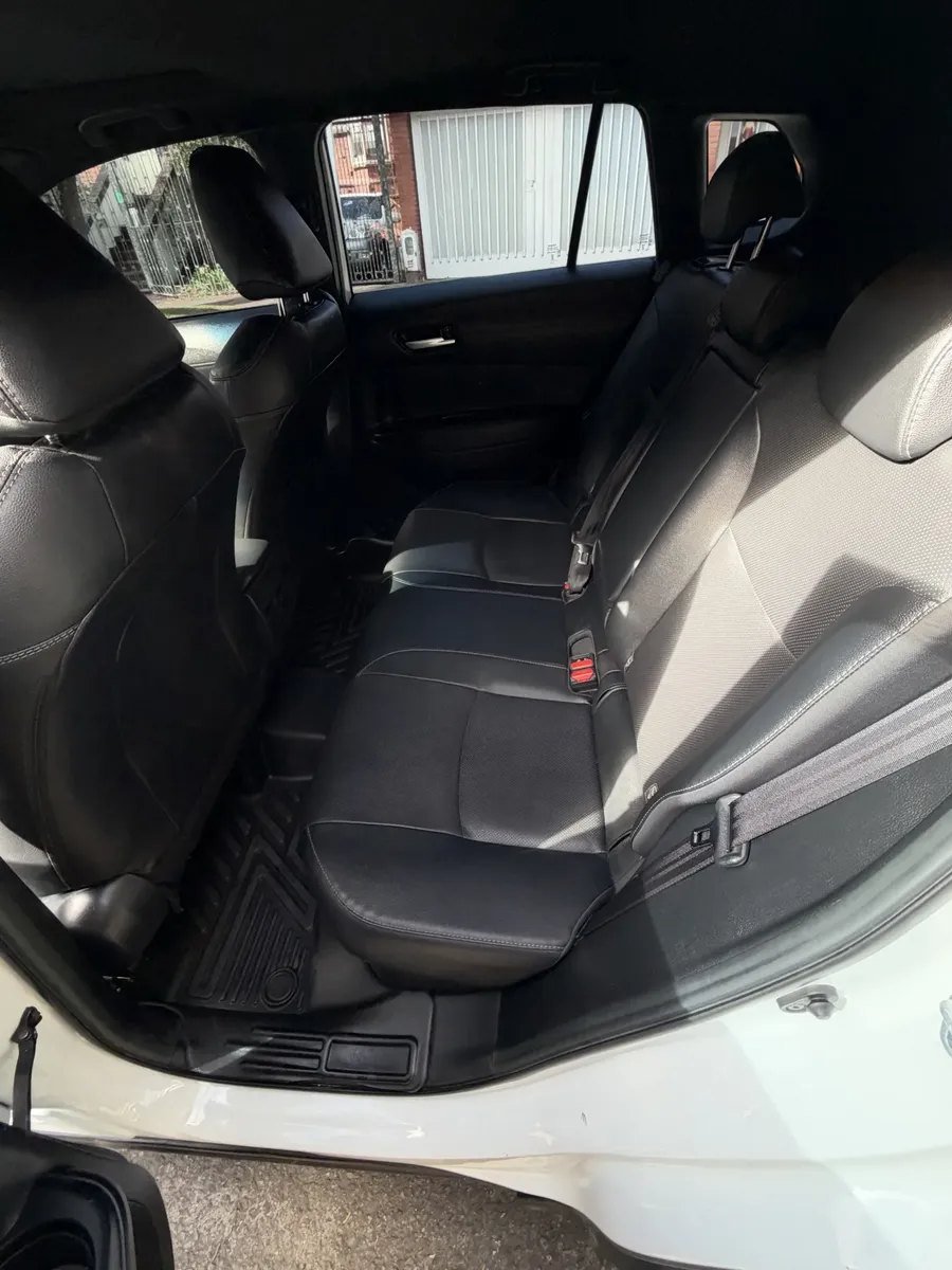 Toyota Corolla Cross — sillas traseras