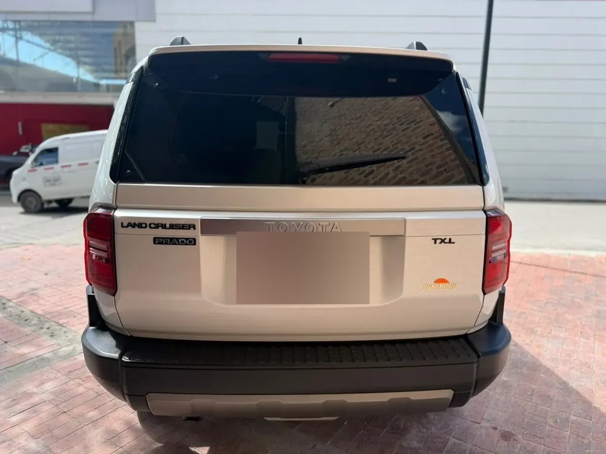 Toyota Land Cruiser Prado — trasera