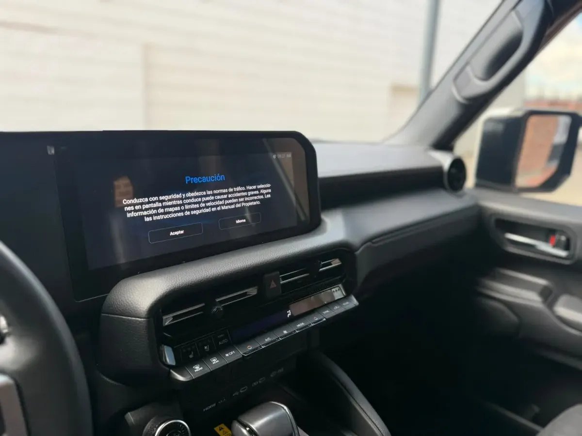 Toyota Land Cruiser Prado — pantalla central
