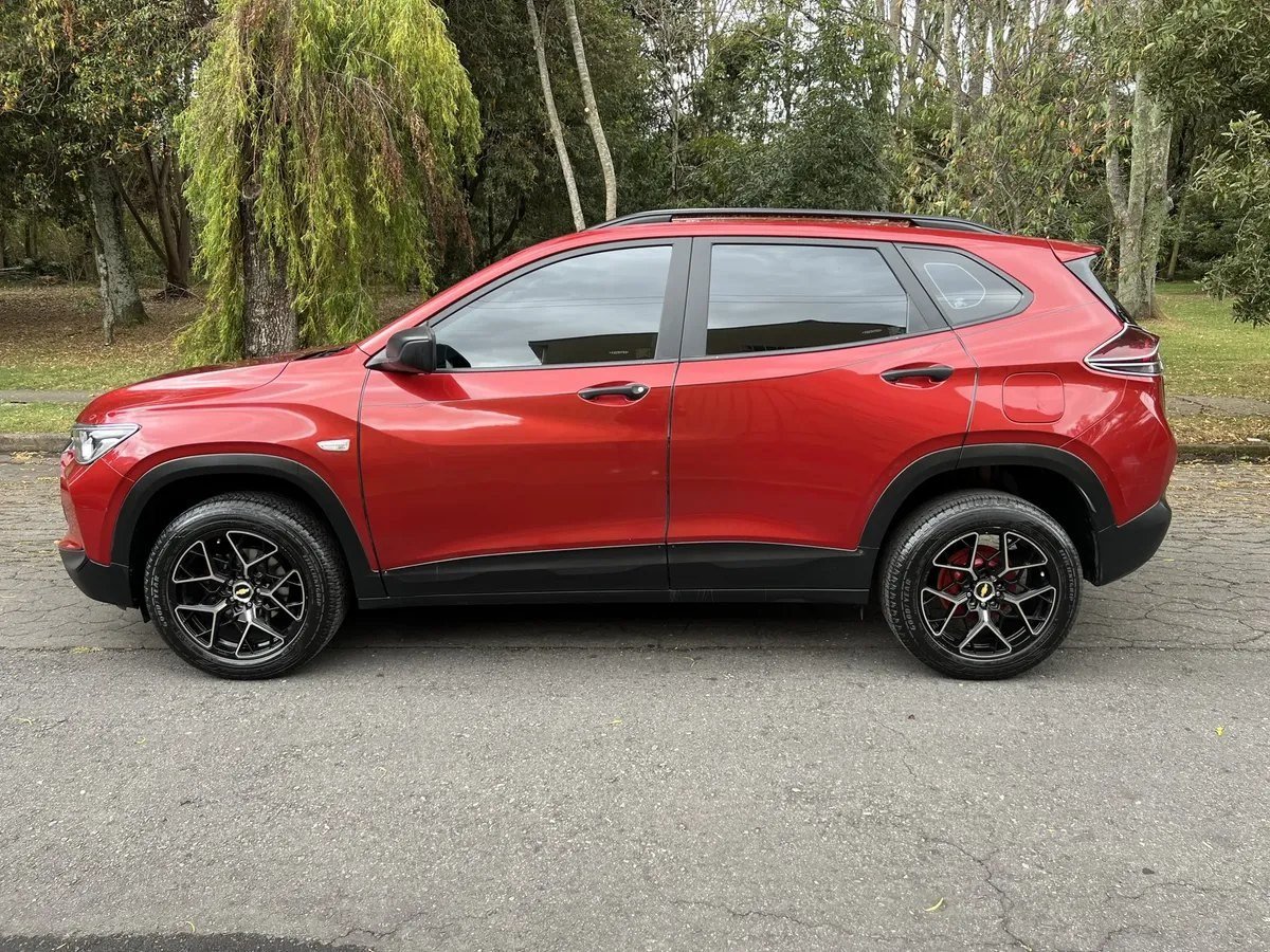 Chevrolet Tracker — lateral