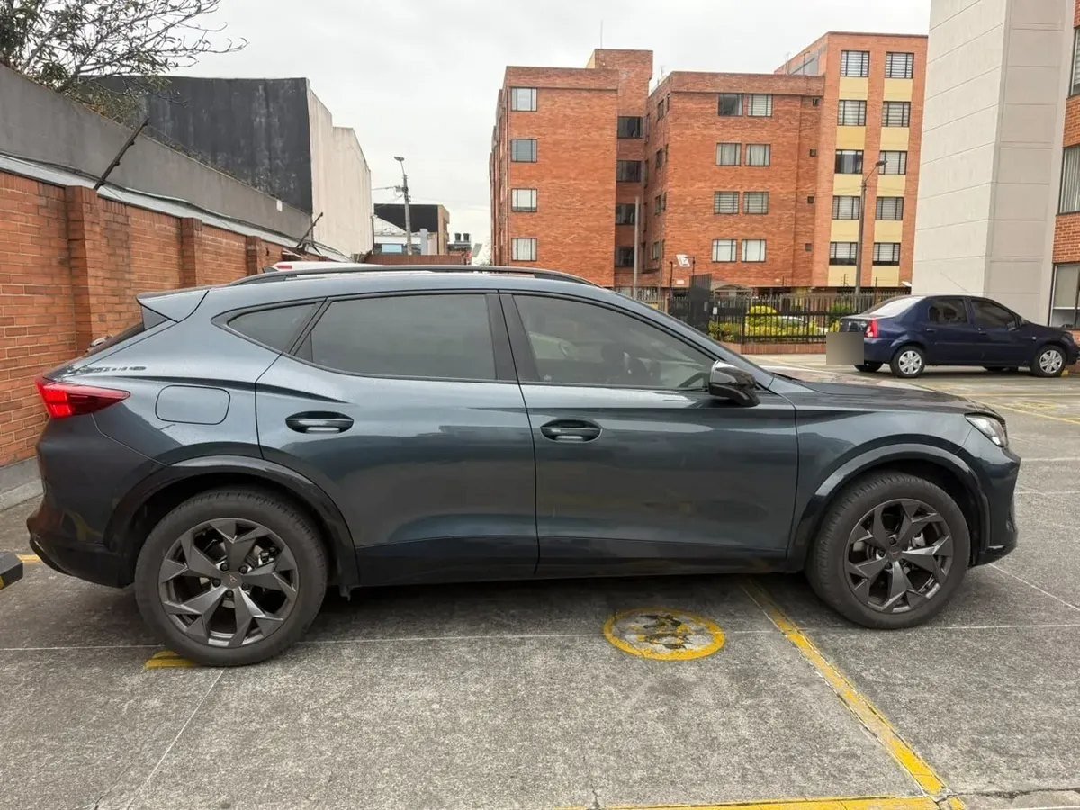 Cupra Formentor — lateral