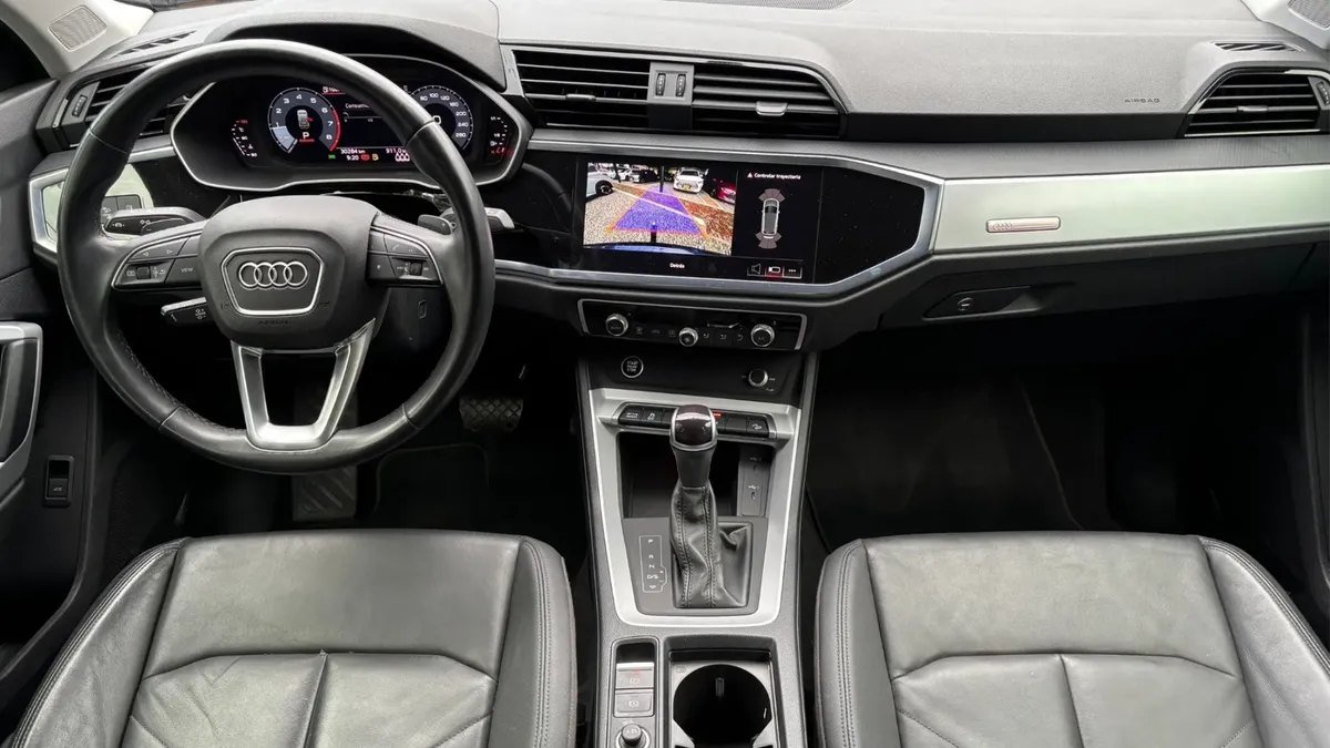 Audi Q3 — tablero
