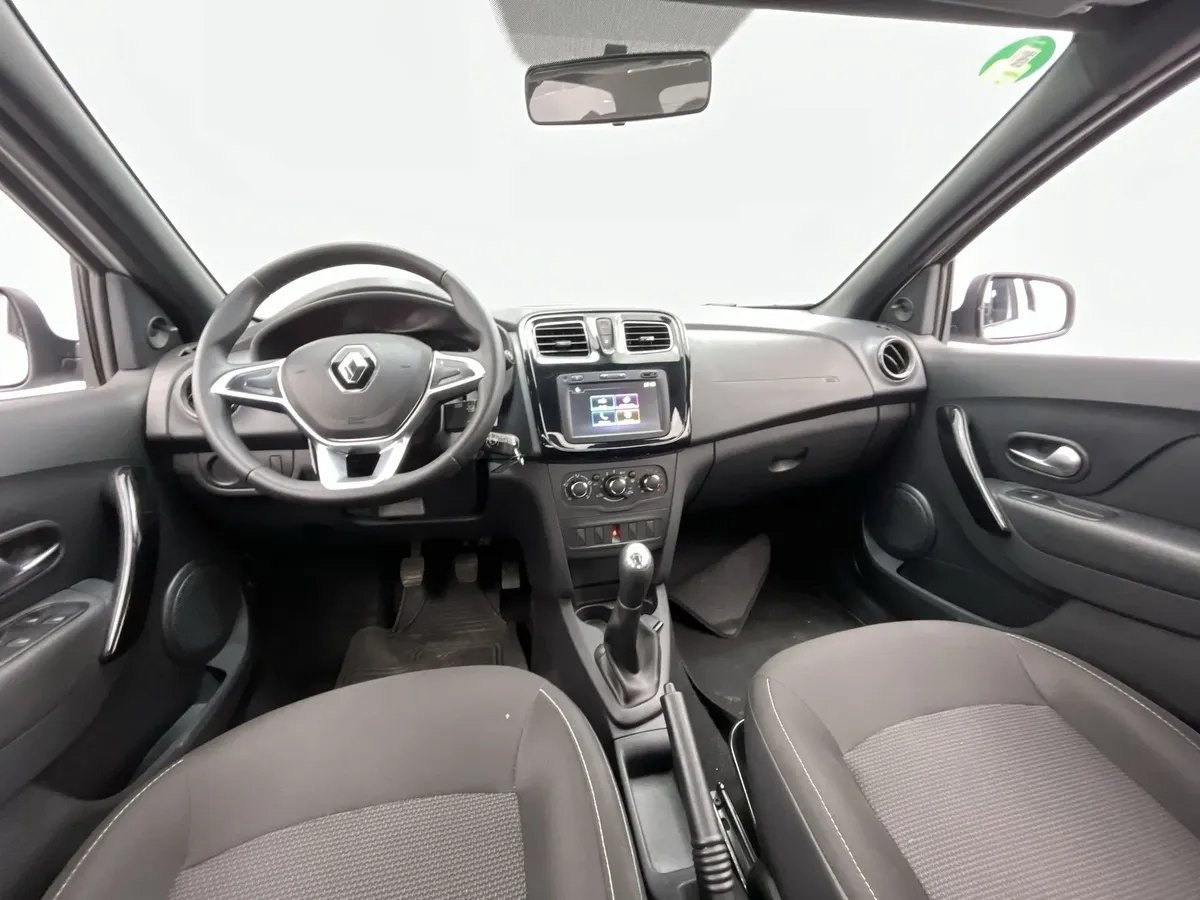 Renault Logan — tablero
