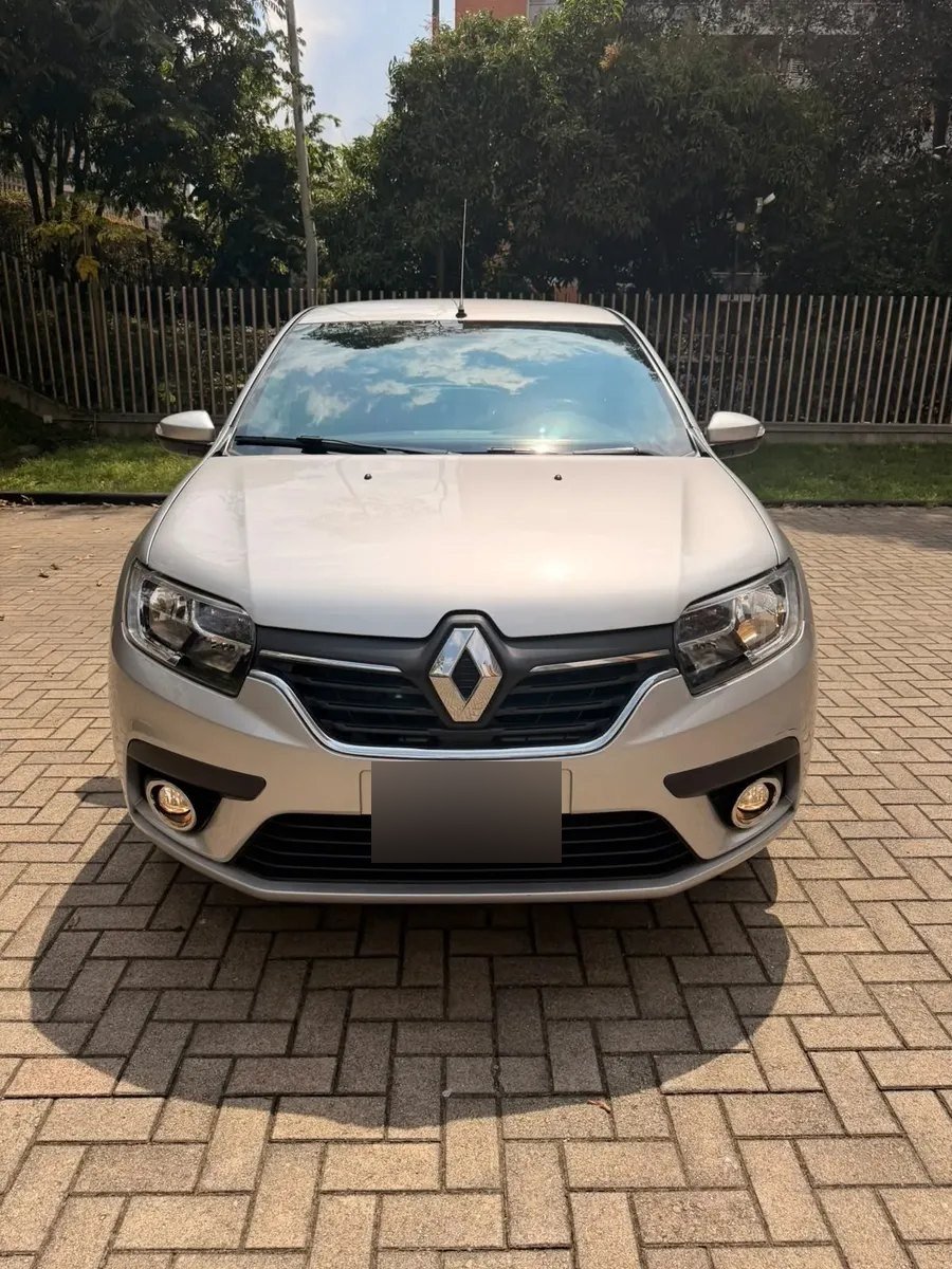 Renault Sandero — frontal