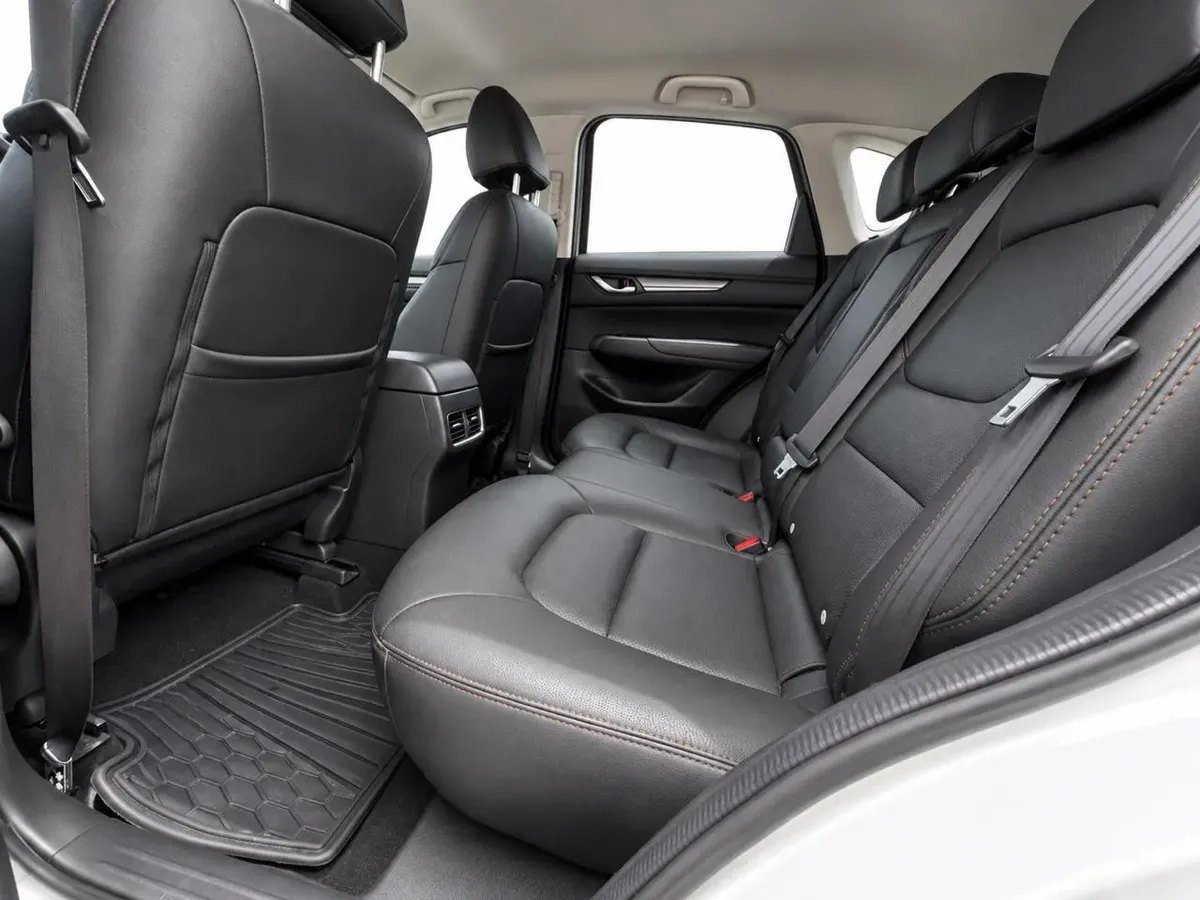 Mazda CX-5 — sillas traseras