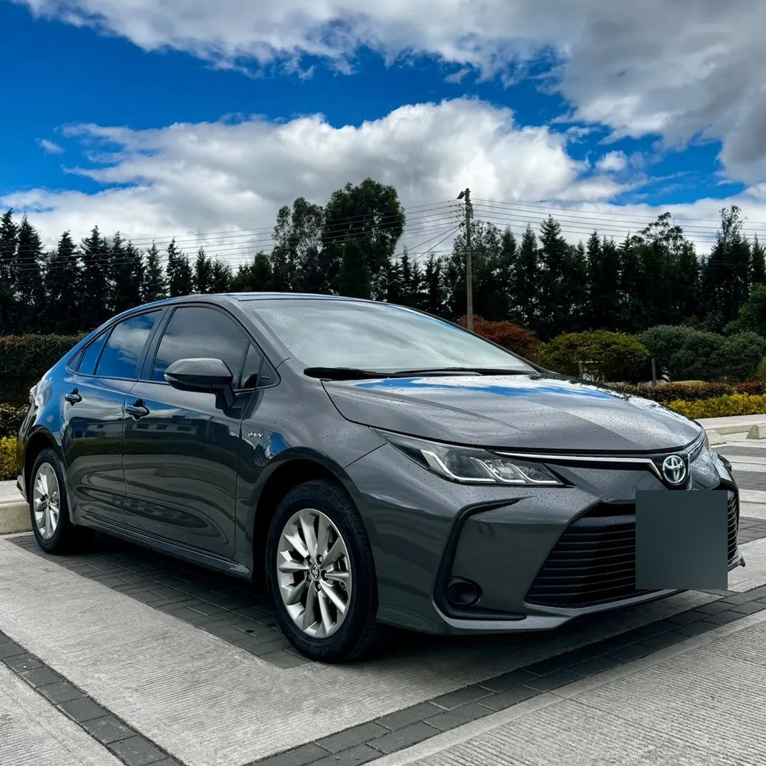 Toyota Corolla — tres cuartos delantera izquierda