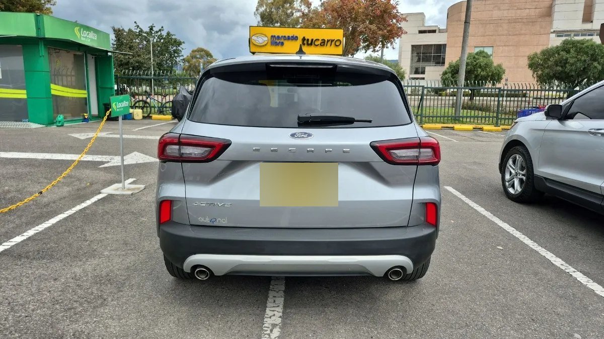 Ford Escape — trasera