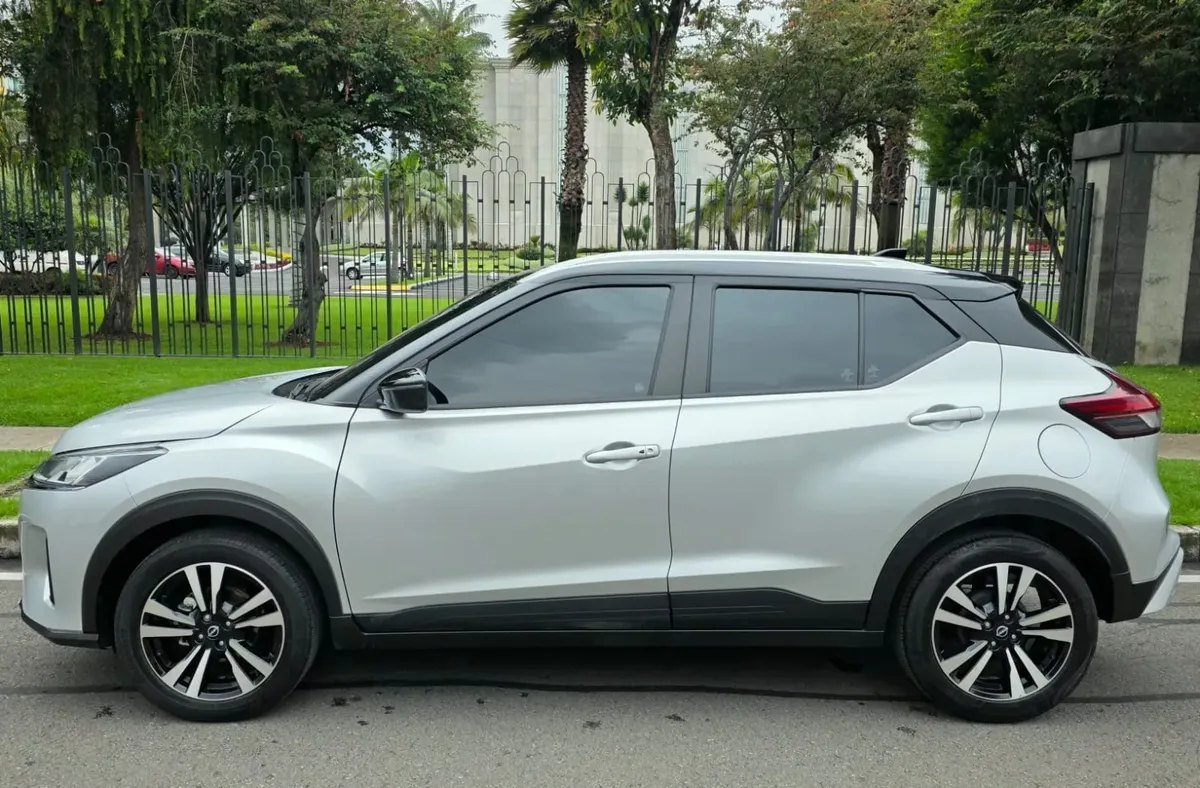 Nissan Kicks — lateral