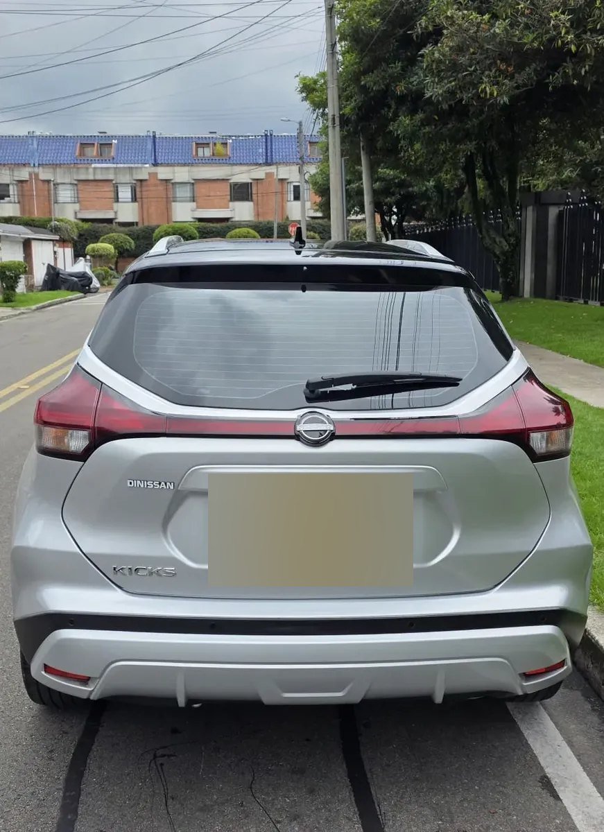 Nissan Kicks — trasera