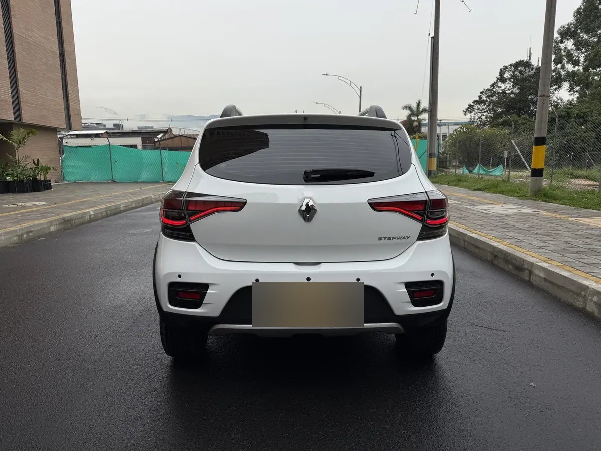 Renault Stepway — trasera