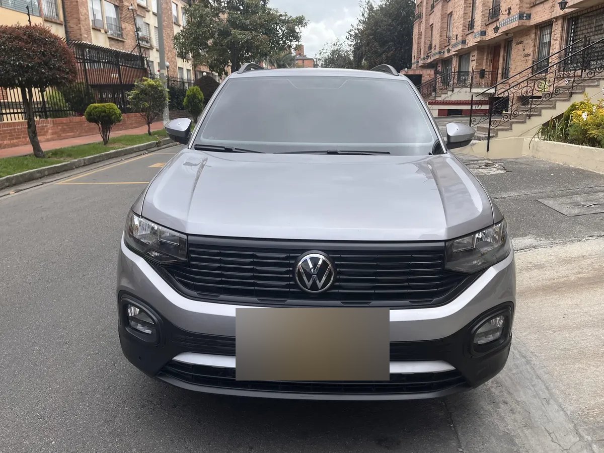 Volkswagen T-Cross — frontal