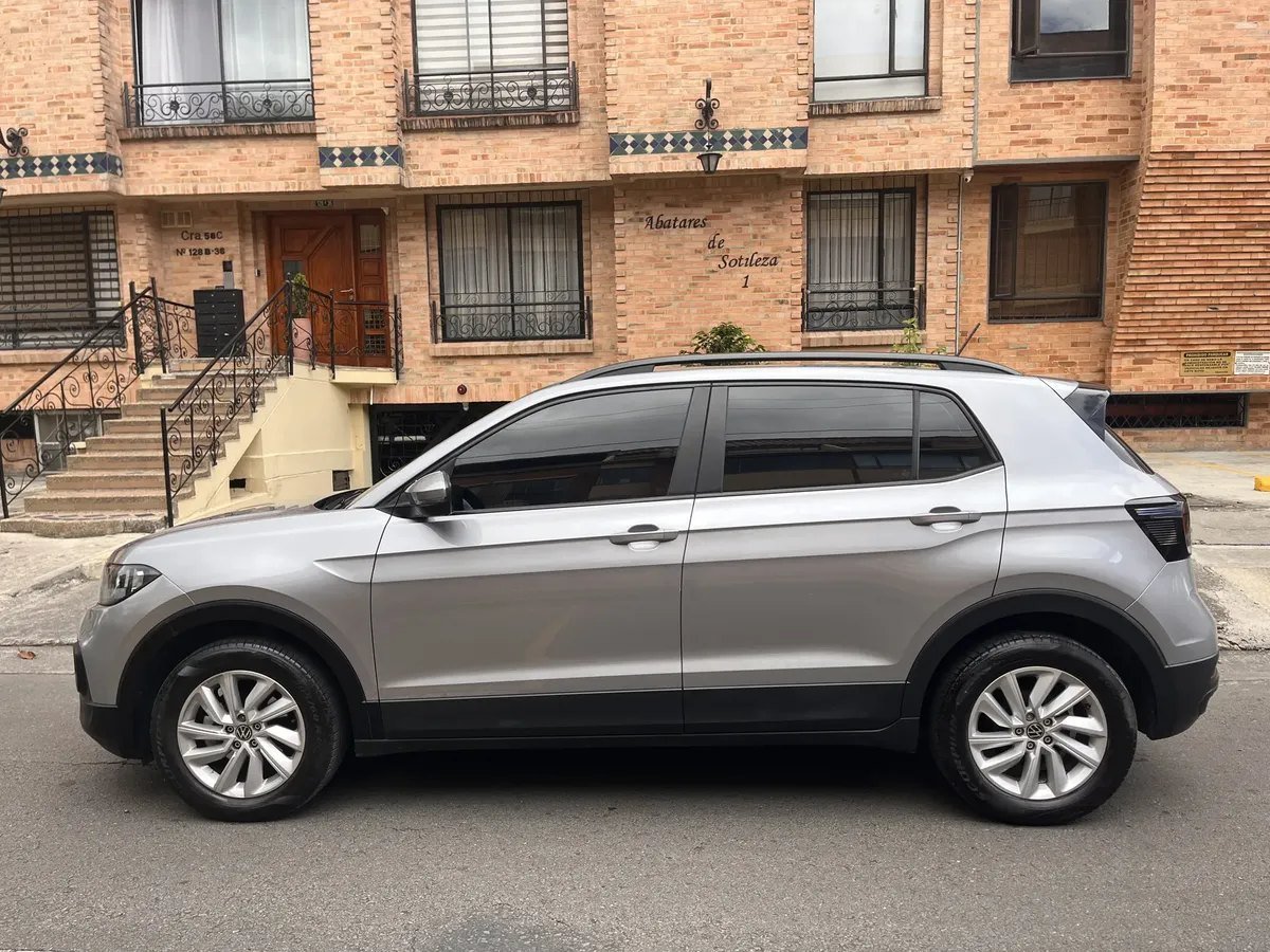 Volkswagen T-Cross — lateral