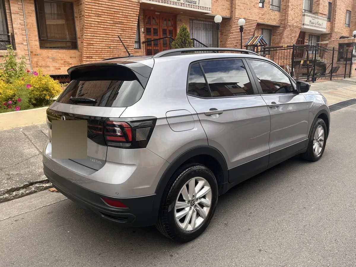 Volkswagen T-Cross — trasera tres cuartos