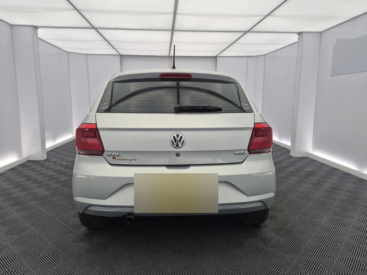 Volkswagen Gol — trasera