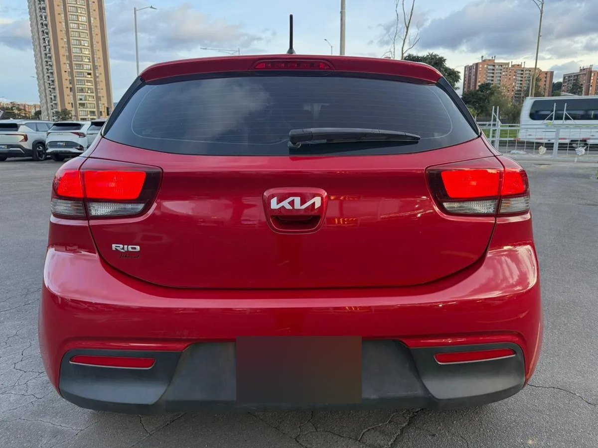 Kia Rio — trasera