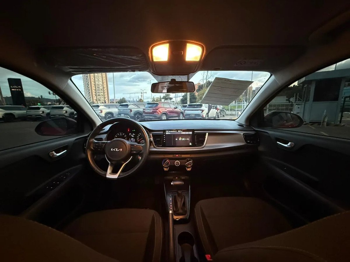Kia Rio — tablero