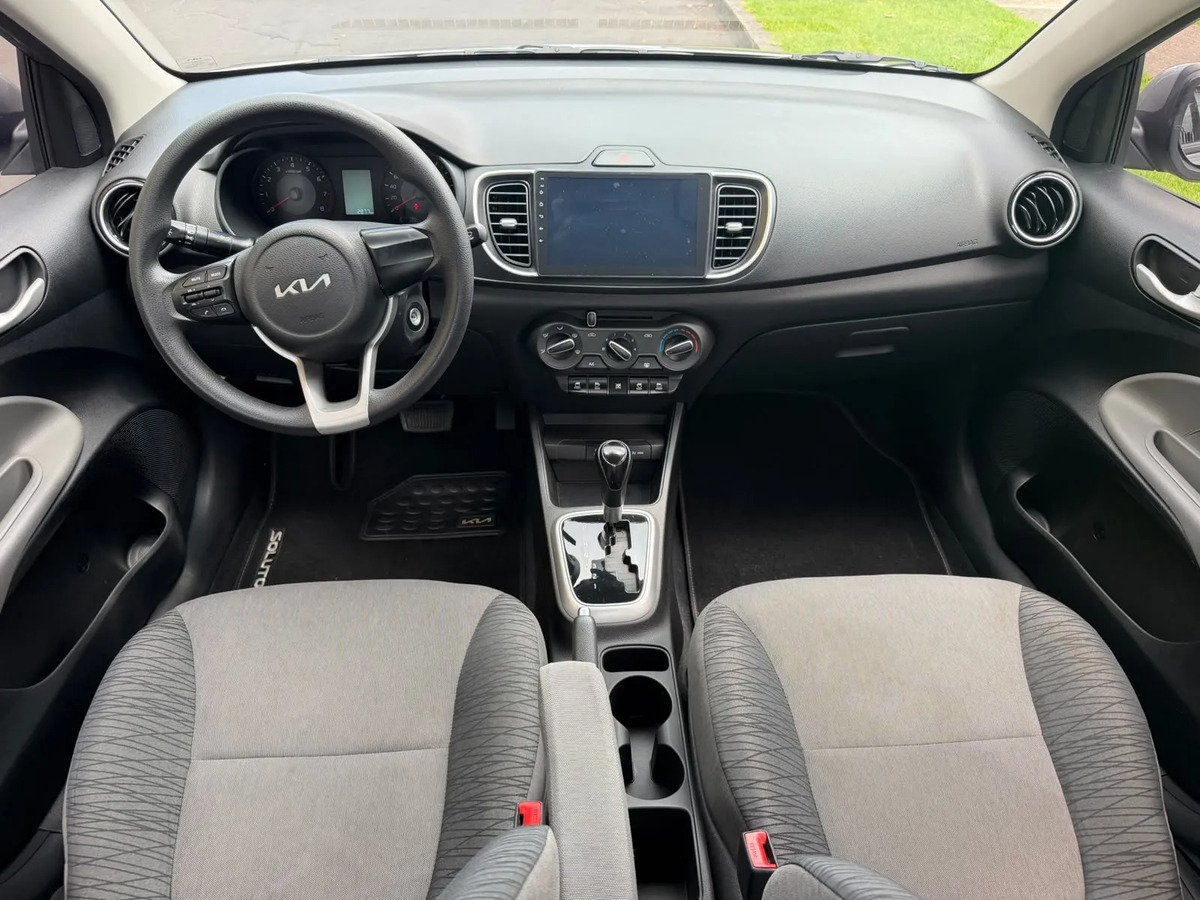 Kia Soluto — tablero