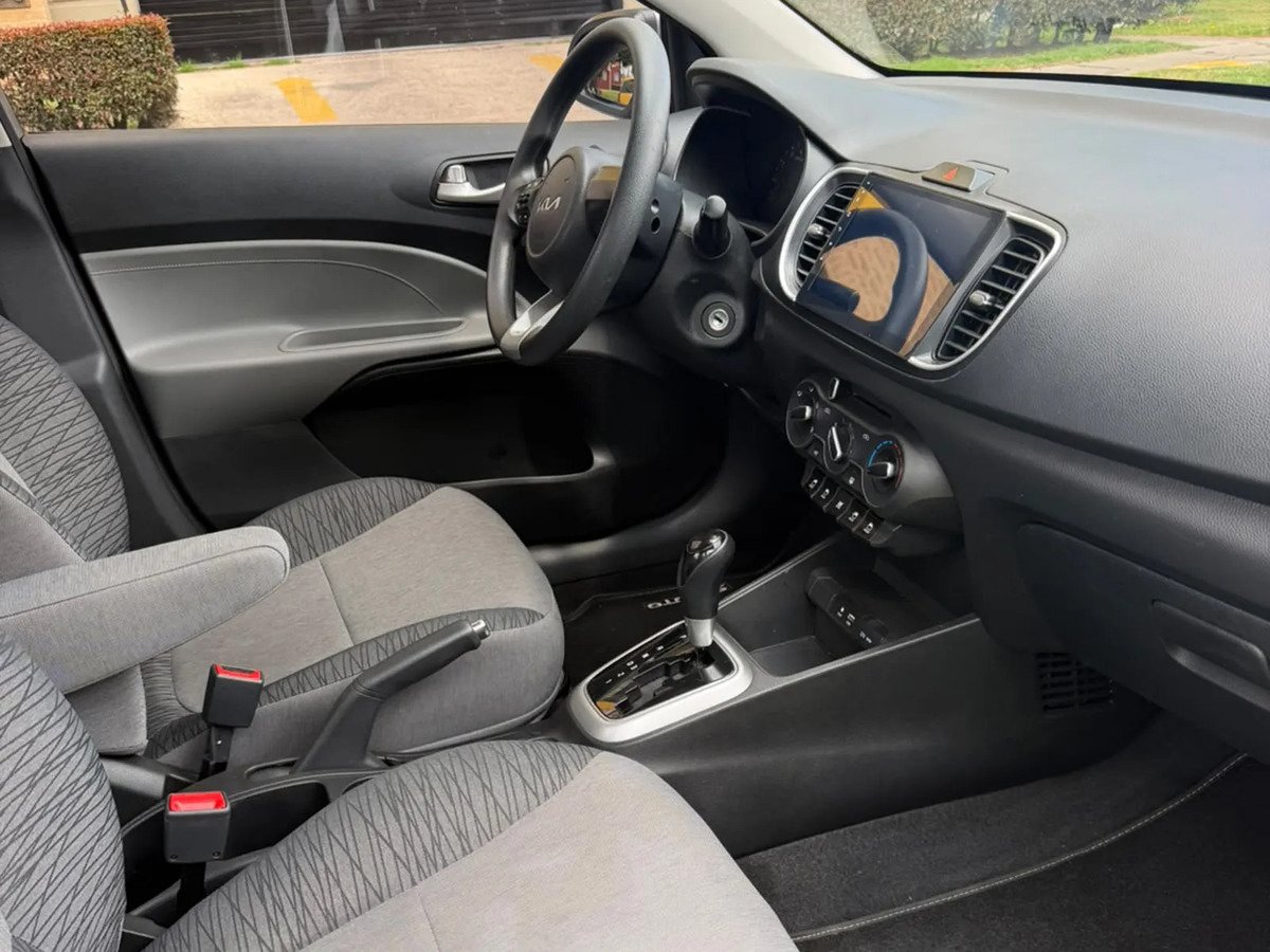 Kia Soluto — sillas
