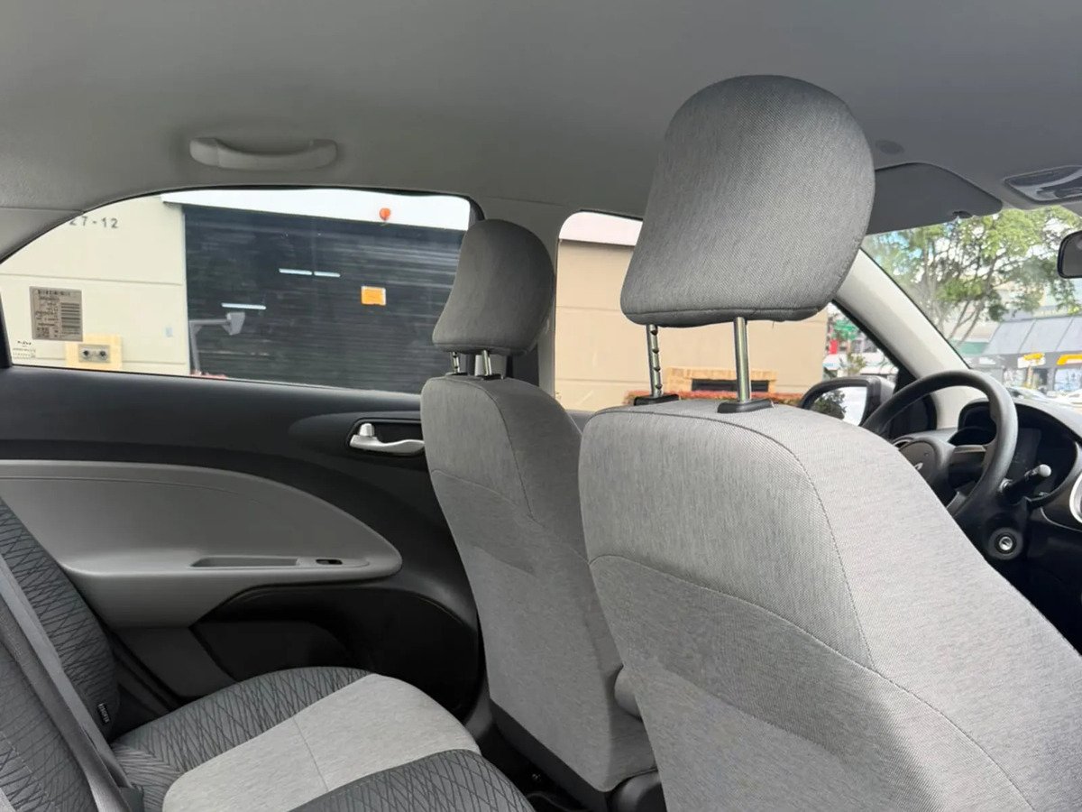 Kia Soluto — sillas traseras