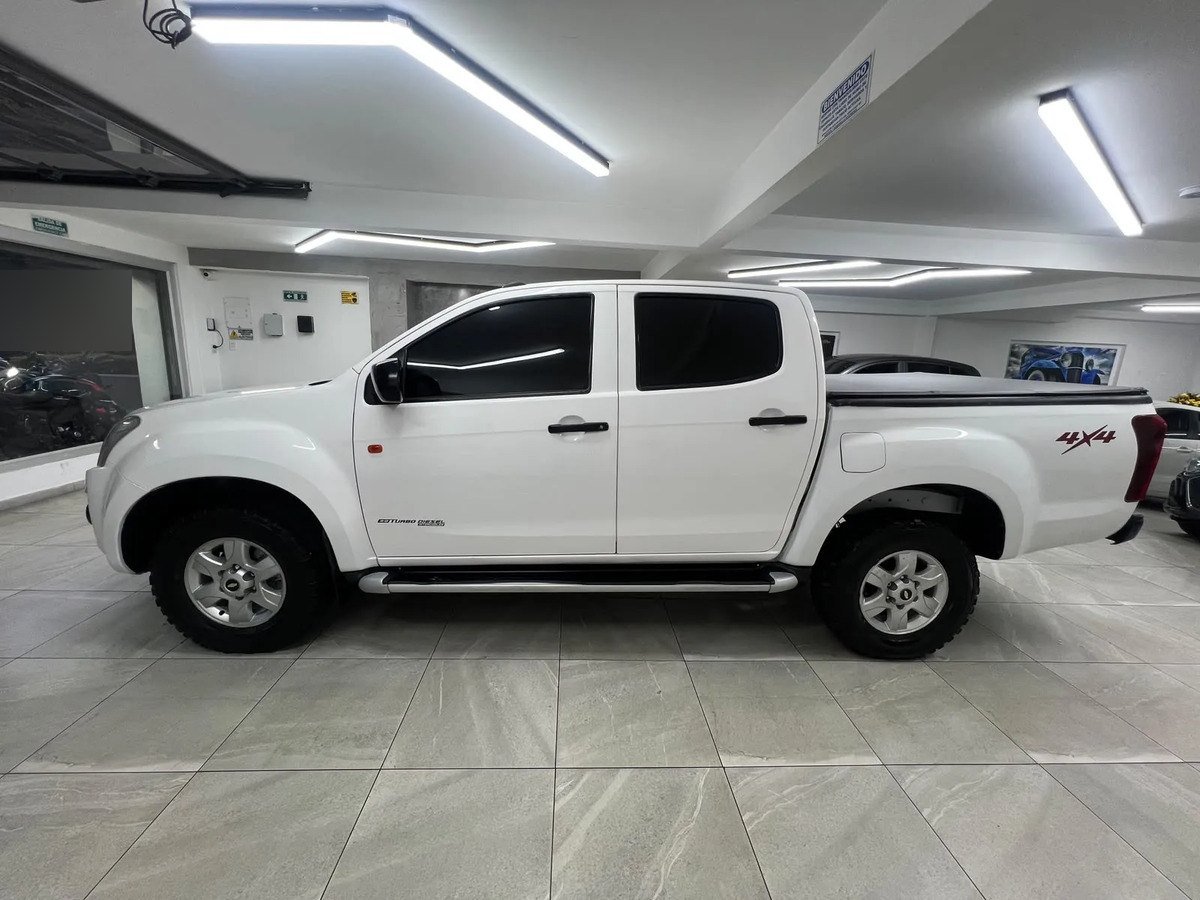 Chevrolet D-Max — lateral