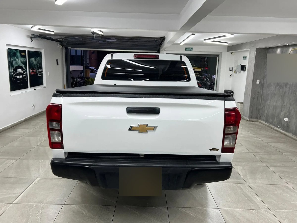 Chevrolet D-Max — trasera