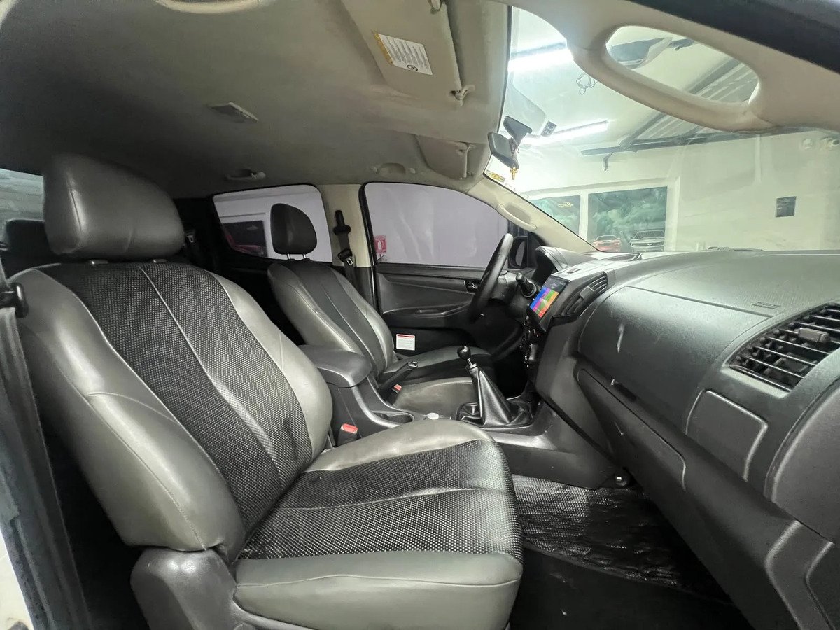 Chevrolet D-Max — sillas