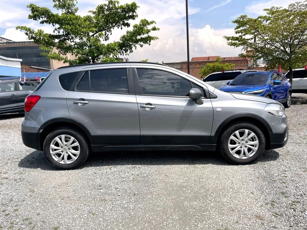 Suzuki S-Cross — exterior