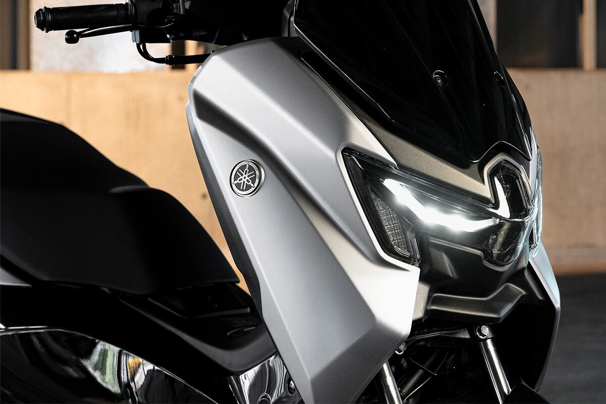 Yamaha NMAX 155 — farola