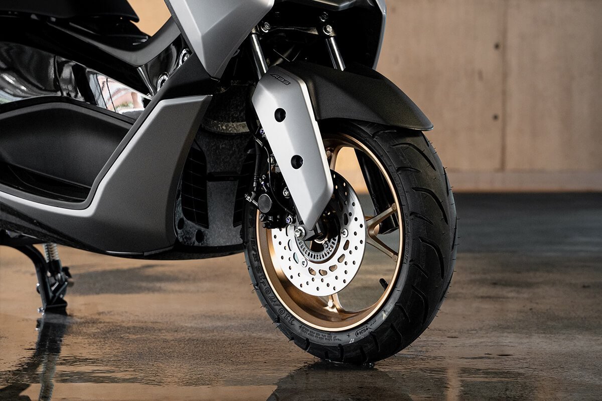 Yamaha NMAX 155 — freno