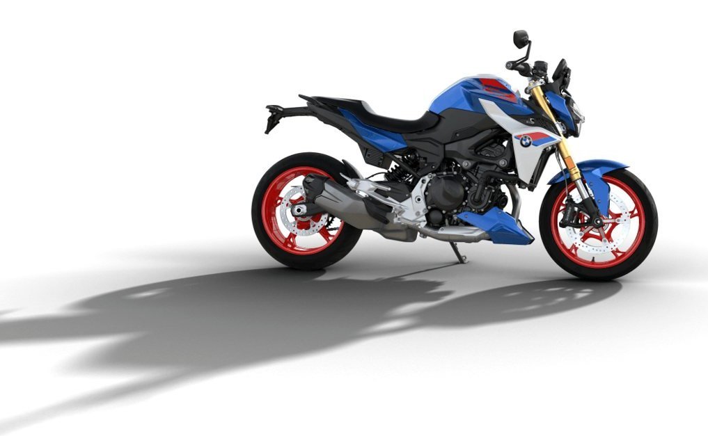 BMW F 900 R tres cuartos estudio