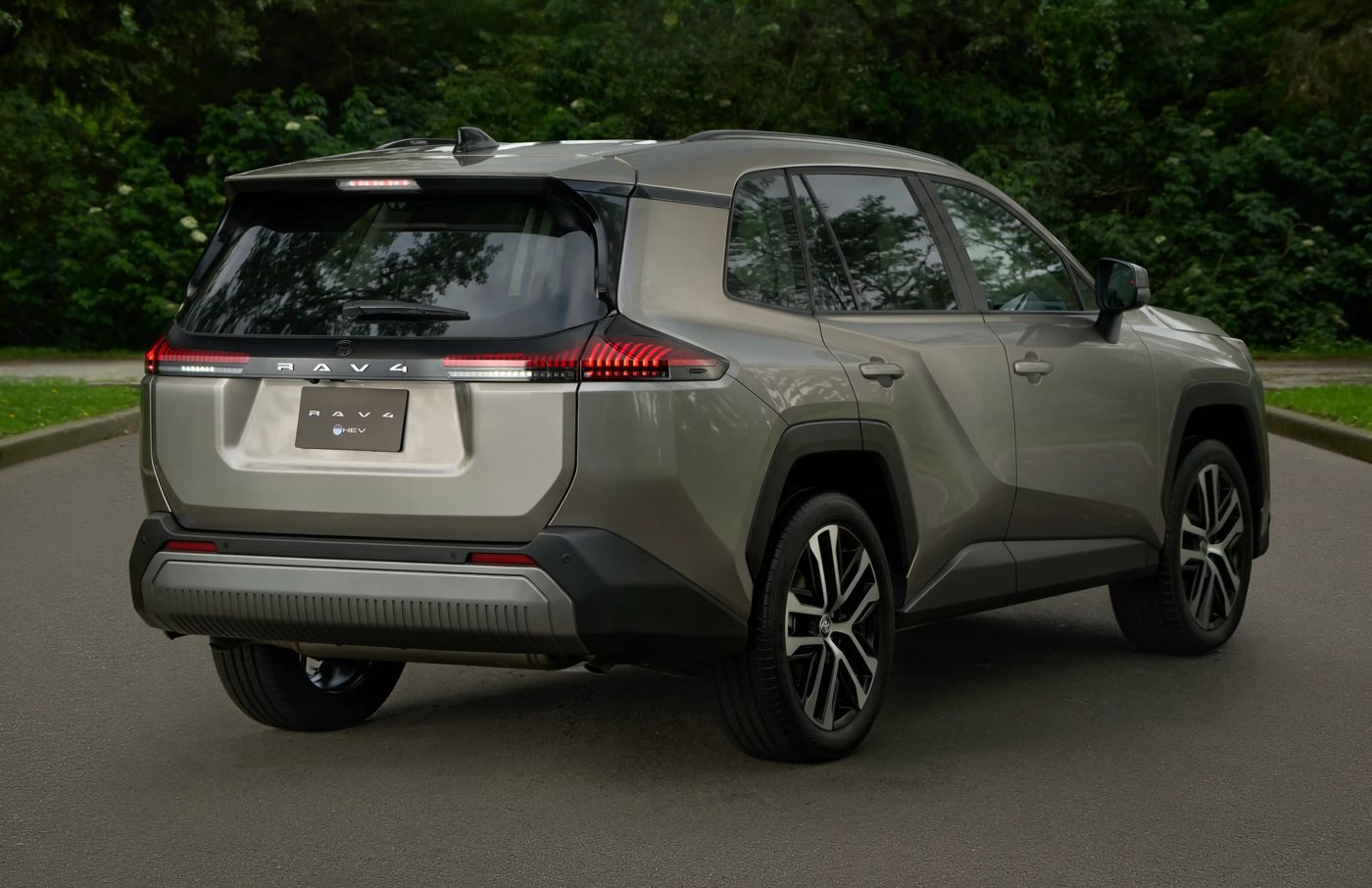 Toyota RAV4 — trasera 34 luces led