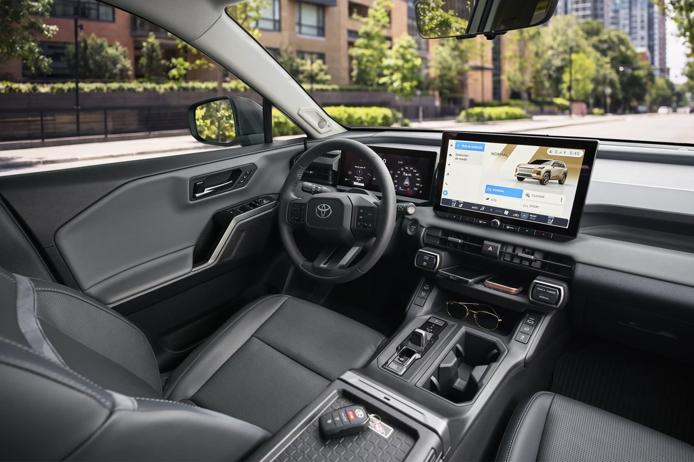 Toyota RAV4 — tablero pantalla 12 9