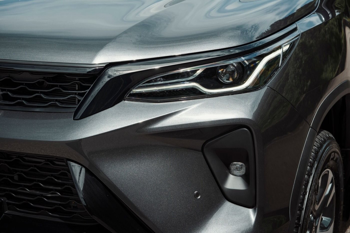 Toyota Fortuner — farola led